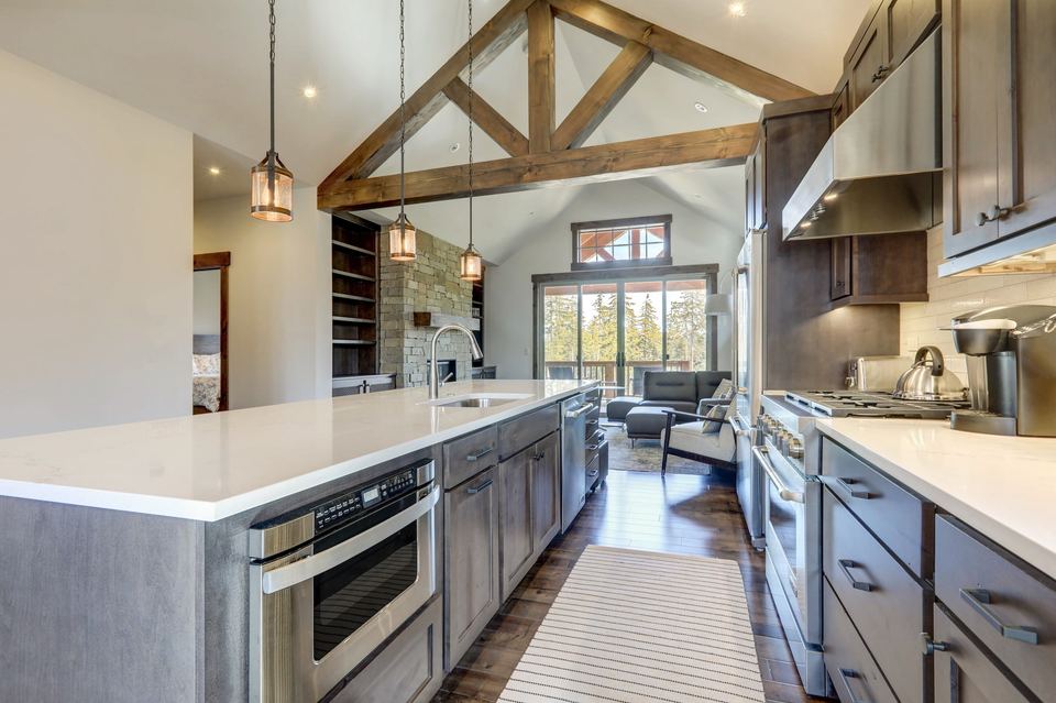 A beamed vaulted kitchen by Homematas